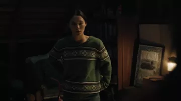 Green printed sweater worn by Fivel Stewart in Umma