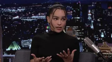 Boucles d’oreilles portées par Zoë Kravitz dans The Tonight Show Starring Jimmy Fallon
