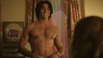 Montre portée par Shane (Taylor Perez) vue dans la série télévisée MINX (saison 1)