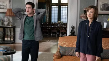 Grey Zip Hoodie worn by Tyler Shultz (Dylan Minnette) as seen in The Dropout outfits (Season 1 Episode 7)