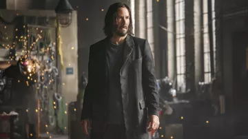 Trench coat worn by Neo / Thomas Anderson (Keanu Reeves) as seen in The Matrix Resurrections movie wardrobe