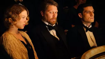 La chaqueta con flecos que usó Lizzy (Léa Seydoux) en la película L'Histoire de ma femme