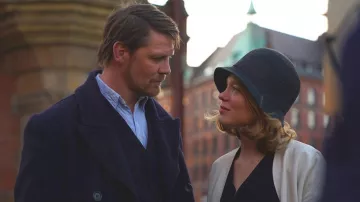 El sombrero usado por Lizzy (Léa Seydoux) en la película L'Histoire de ma femme