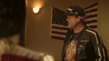 Oakley Sunglasses worn by Jeff Lowe (Dean Winters) as seen in Joe vs Carole Tv series (S01E06)