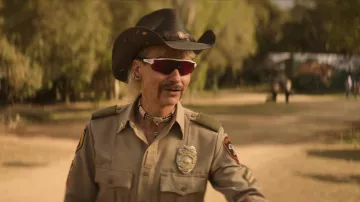 Necklace worn by Joe Exotic (John Cameron Mitchell) as seen in Joe vs Carole TV show (S01E06)