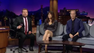 Robe à paillettes portée par Edi Patterson vue dans The Late Late Show avec James Corden le 9 mars 2022
