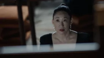 Earrings worn by Eve Polastri (Sandra Oh) as seen in Killing Eve TV show outfits (S04E02)