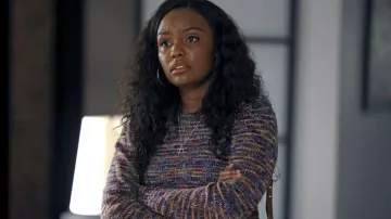 Pull multicolore porté par Grace Ryder (Sierra McClain) tel que vu dans les tenues de la série télévisée 9-1-1: Lone Star (saison 3 épisode 11)