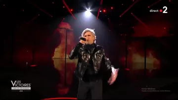 La veste en cuir portée par Orelsan lors de son interprétation de L'odeur de l'essence aux Victoires de la musique 2022