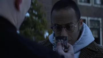 Lunettes portées par JP Gibbs (Anthony Fleming) dans la série télévisée Power Book IV: Force (saison 1 épisode 1)