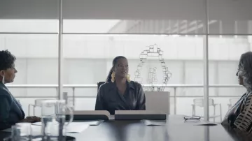 Gold Earrings worn by Vivian Banks (Cassandra Freeman) as seen in Bel-Air TV series wardrobe (Season 1 Episode 9)