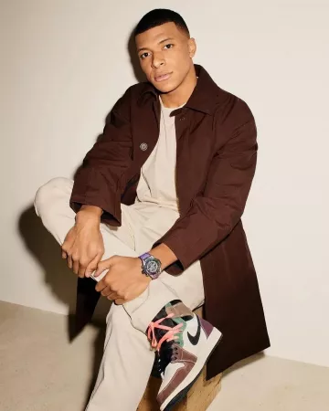 Brown Trench Coat worn by Kylian Mbappé on his Instagram account @k.mbappe