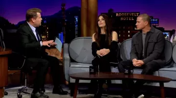 Chaqueta de camisa gris lana usada por Channing Tatum como se ve en The Late Late Show with James Corden el 23 de marzo de 2022