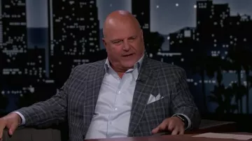 Plaid Blazer Jacket porté par Michael Chiklis comme vu dans Jimmy Kimmel Live! sur mars 23, 2022