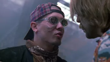 Sunglasses worn by Jose (Jon Seda) in Twelve Monkeys movie outfits