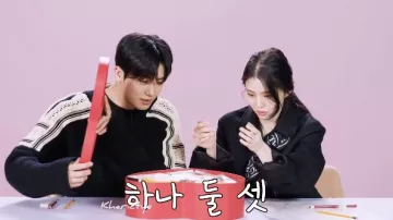 Le pull porté par Park Hyung-sik dans la vidéo YouTube Soundtrack #1 Good Chemistry of Park Hyungsik with Han Sohee
