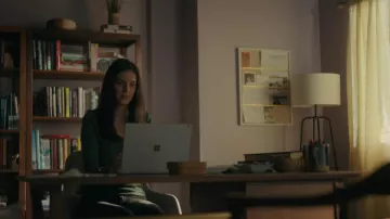 Long Sleeve Top worn by Susan Fowler (Eva Victor) as seen in Super Pumped: The Battle for Uber Wardrobe (S01E05)