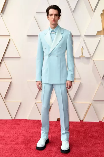 Botttega Veneta Light Blue suit worn by Kodi Smit-McPhee on Oscars 2022 Red-Carpet - March 27, 2022