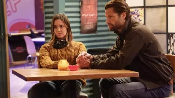 Mustard Yellow Cable sweater worn by Geraldine 'Geri' Broussard (Odette Annable) as seen in Walker Wardrobe (S02E13)