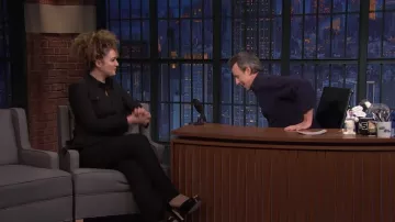 Chaussures à talons portées par Rose Matafeo comme on le voit dans Late Night with Seth Meyers
