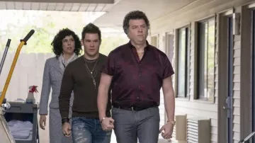 Collar de estrellas usado por Kelvin Gemstone (Adam DeVine) en los trajes del programa de televisión The Righteous Gemstones (Temporada 1 Episodio 2)