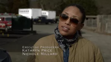 Gafas de sol Ray-Ban usadas por Danny James (Jaime Lee Kirchner) como se ve en los atuendos de la serie de televisión Bull (Temporada 6 Episodio 17)