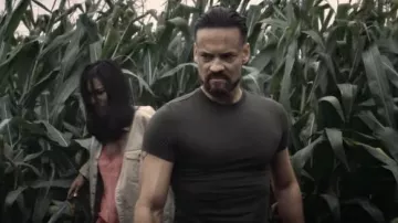 Camiseta usada por Ryan (Shane West) como se ve en el vestuario de la película Escape the Field