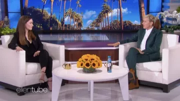 Heels Pimps Chaussures portées par Kaitlyn Dever comme on le voit dans The Ellen DeGeneres Show