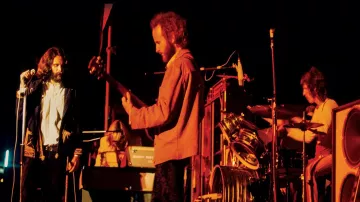 La veste brodée portée par Jim Morrison lors du Live en el Festival de la Isla de Wight 1970 de The Doors 