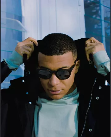 Oakley sunglasses worn by Kylian Mbappé on his Instagram account @k.mbappe