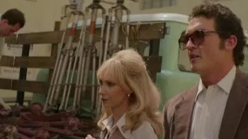 Lunettes de soleil Persol portées par Albert S. Ruddy (Miles Teller) telles que vues dans la garde-robe de la série télévisée The Offer (saison 1 épisode 1)