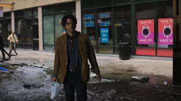 Baskets Reebok tenues par Dan (Wagner Moura) dans les tenues de la série télévisée Shining Girls (saison 1 épisode 1)