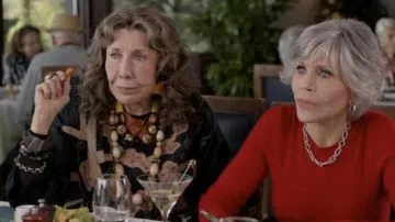 Chain Necklace worn by Grace Hanson (Jane Fonda) as seen in Grace and Frankie TV show (S07E07)