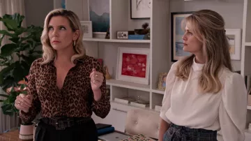 Turtleneck White Top worn by Mallory Hanson (Brooklyn Decker) as seen in Grace and Frankie outfits (S07E08)