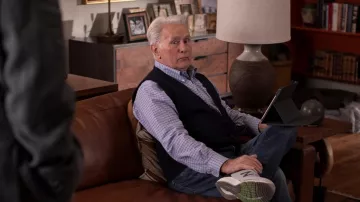 Zapatillas New Balance usadas por Robert Hanson (Martin Sheen) como se ve en el programa de televisión Grace and Frankie (S07E15)