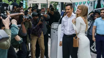 Camel Leather Handbag worn by Olivia (Samara Weaving) as seen in The Valet