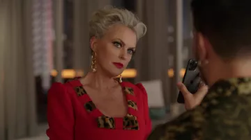 Boucles d’oreilles portées par Alexis Carrington (Elaine Hendrix) vues dans Dynasty Wardrobe (Saison 5 Episode 9)