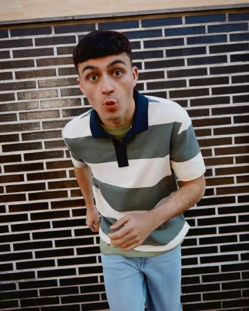 Pedri's Springfield striped polo on his Instagram account @pedri