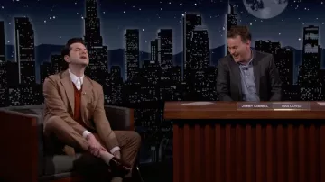 Mocassins en cuir portés par Ben Schwartz comme on le voit dans Jimmy Kimmel Live! sur mai 5, 2022