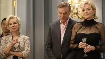 Black Dress worn by Deborah Vance (Jean Smart) as seen in Hacks TV series outfits (Season 1 Episode 7)