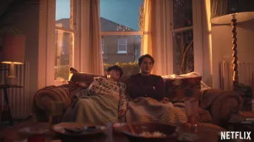 Couverture utilisée par Charlie Spring (Joe Locke) dans la garde-robe de la série télévisée Heartstopper (saison 1 épisode 2)