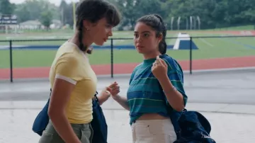Camisa a rayas usada por AJ (Auli'i Cravalho) en la película Crush