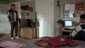 Veste à franges en cuir portée par Damon Sims (Peyton Alex Smith) vue dans la série télévisée All American: Homecoming (saison 1 épisode 11)