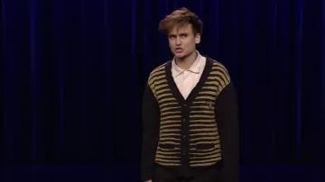 Cardigan imprimé porté par Moses Storm vu dans The Tonight Show Starring Jimmy Fallon