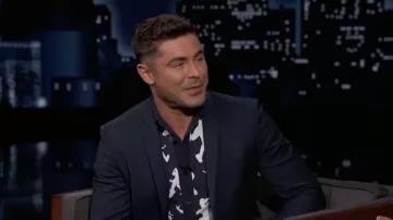 Chemise imprimée portée par Zac Efron dans Jimmy Kimmel Live!