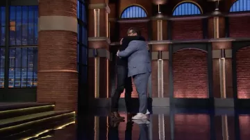 Baskets Adidas portées par Bobby Moynihan vues dans Late Night with Seth Meyers