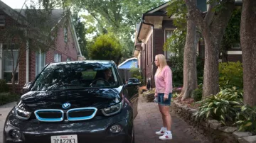 Baskets portées par Stephanie (Rebel Wilson) comme on le voit dans la garde-robe du film Senior Year