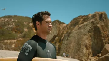 Combinaison body glove portée par Mickey Haller (Manuel Garcia-Rulfo) vue dans The Lincoln Lawyer (S01E10)