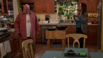 Red shirt worn by Art (Dean Norris) as seen in United States of Al TV series wardrobe (S02E21)