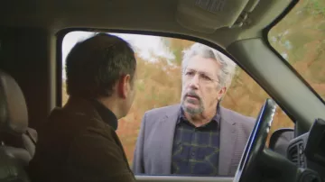 La chemise à carreaux portée par Alain (Alain Chabat) dans le film Incroyable mais vrai